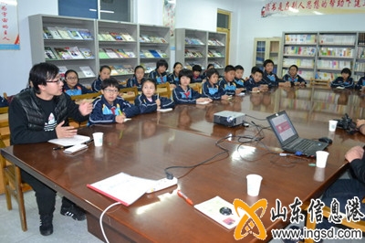 記者團成立現(xiàn)場1_縮小大小_副本.jpg